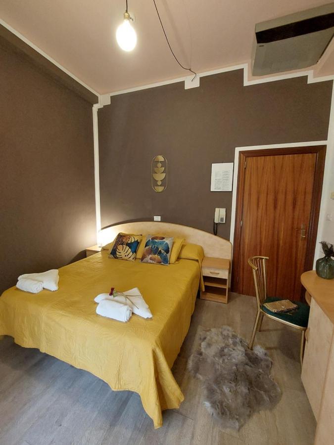 Maison Des Roses Hotel