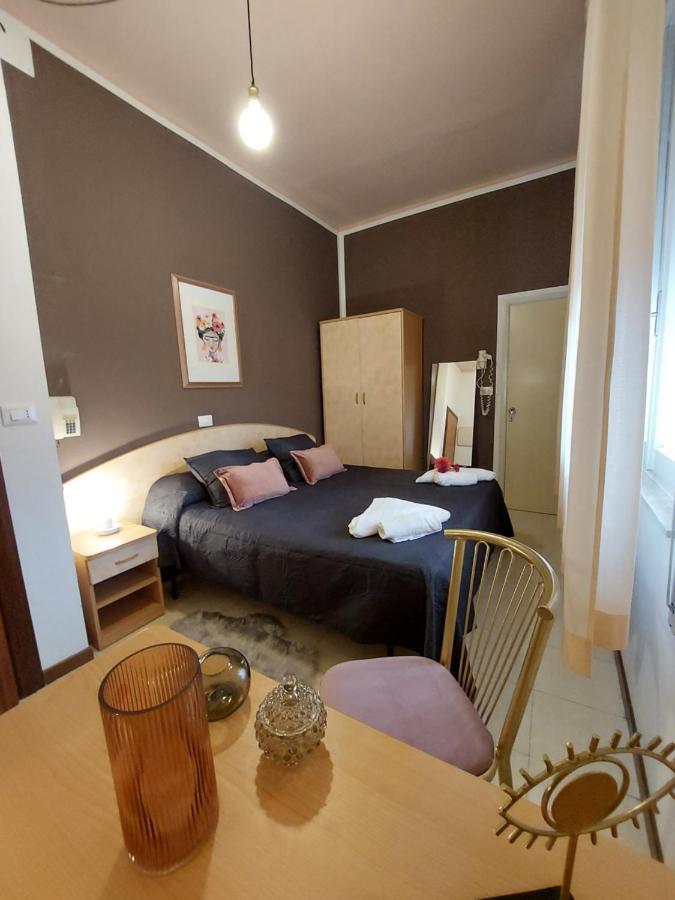 Hotel Maison Des Roses Cesenatico