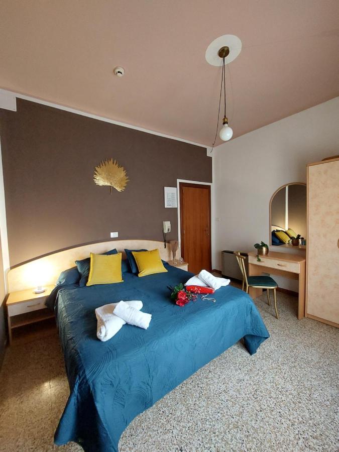 Maison Des Roses Hotel 3*