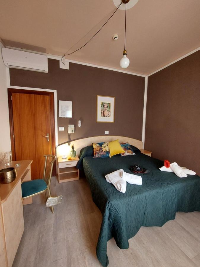 Maison Des Roses 3*